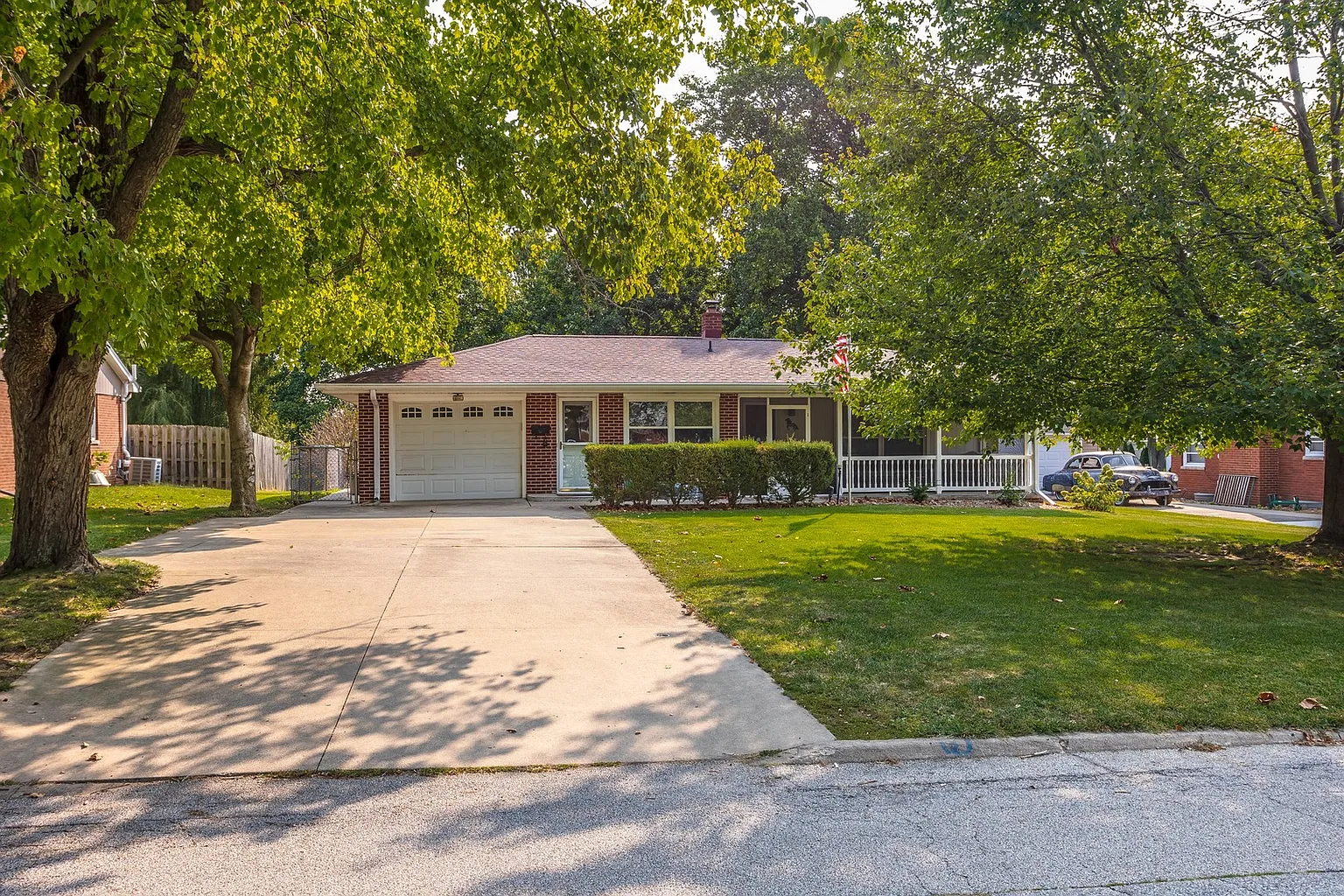 112 Eastview Dr photo 1