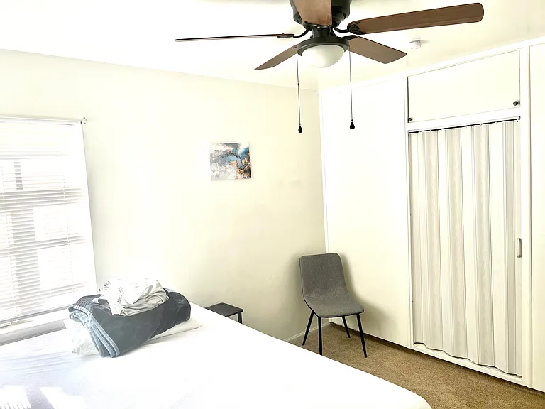 6829 Waveland Ave — Photo 30