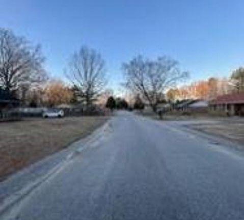 Exterior Neighborhood (street photo)