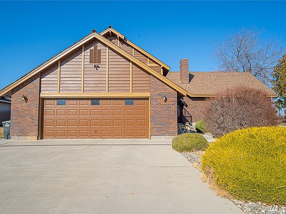 2nd image of 1330 S Lakeway Dr