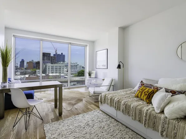 22-22 Jackson Avenue image 2 of 6