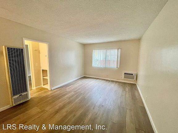 3rd image of 20609 Hartland St #B