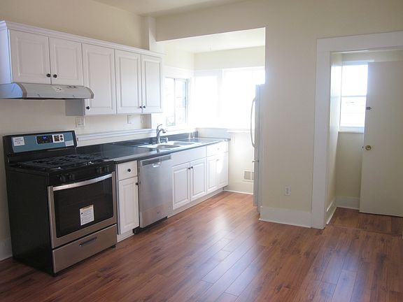 4th image of 32 Madrid St