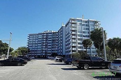 3rd image of 1200 NE Miami Gardens Dr APT 509