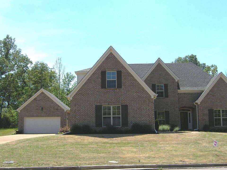 1st image of 636 Rocky Brook Dr