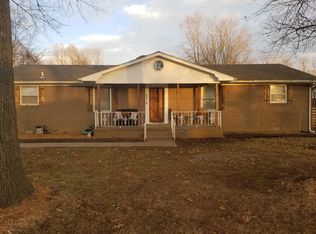 4416 Schneidman Rd, Paducah, KY 42003