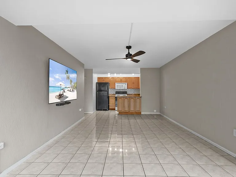 1415 Victoria St #406 — Photo 5