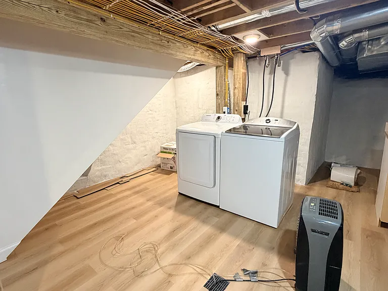 1321 Columbus Ave — Photo 47