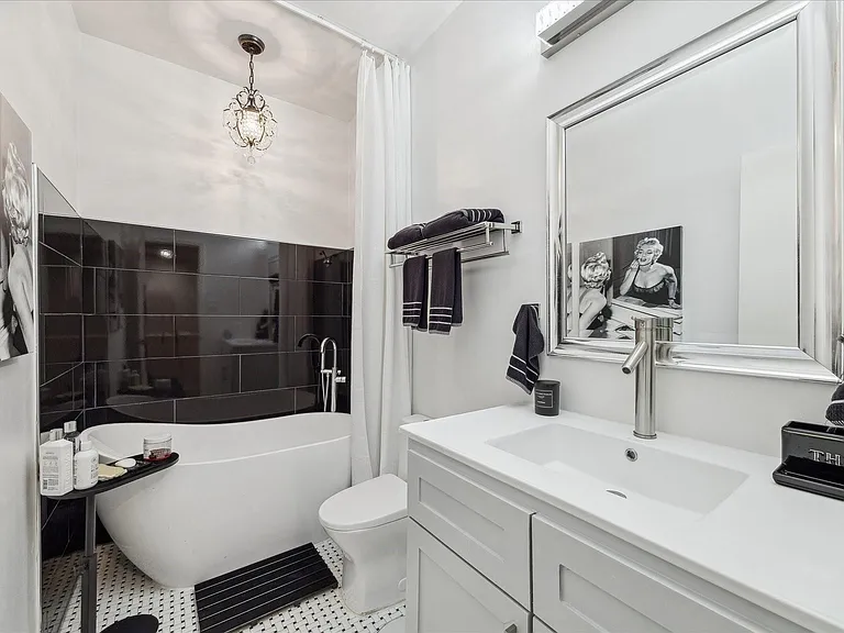 2100 Tanglewilde St #373 — Photo 17