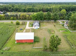 6196 W Sidney Rd, Sidney, MI 48885
