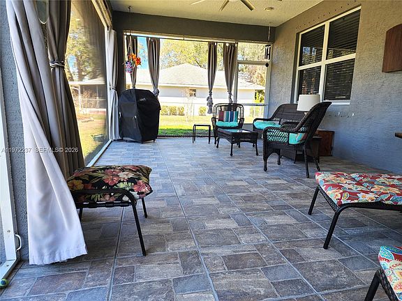 5th image of 108 Oak Knolls Cir