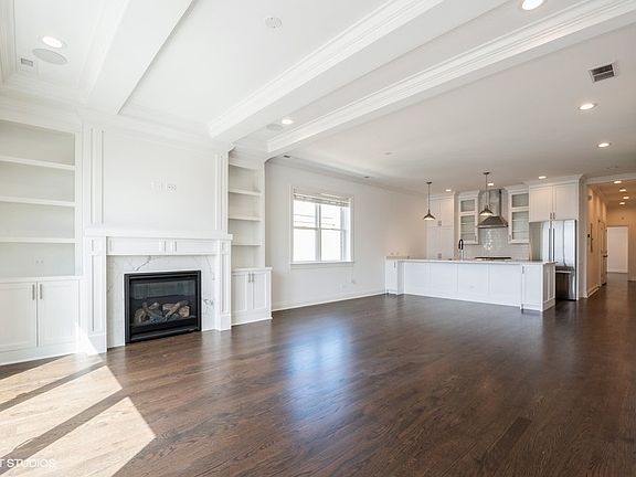 5th image of 4727 N Winchester Ave #4N