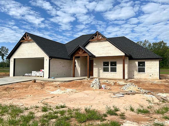 2nd image of 290 Big Oaks Rd