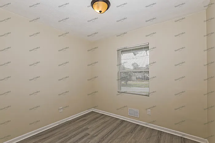 8355 Dunellen Ln — Photo 11