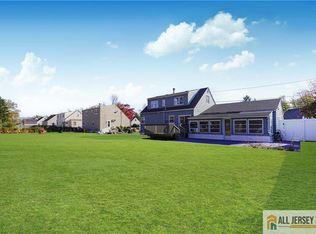 27 Fairfield Rd, East Brunswick, NJ 08816