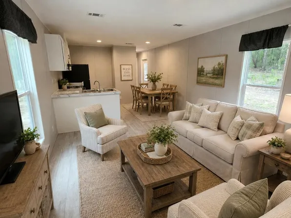 308 WILSON Drive, Interlachen, FL 32148