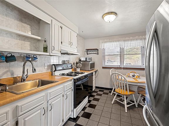 5th image of 197 E White Oak St #A