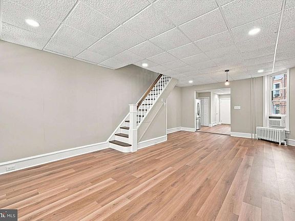 5th image of 5643 Addison St