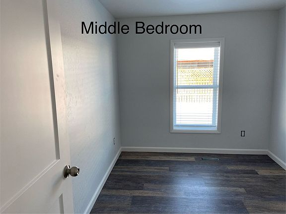 5th image of 305 W Railroad Ave N