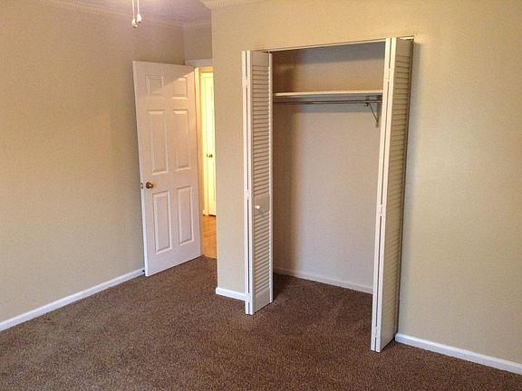 4th image of 270 Argonne Cir #101
