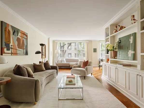 207 E 74th St APT 2L, New York, NY 10021