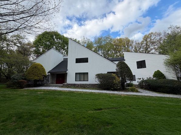 6 Harrows Ln