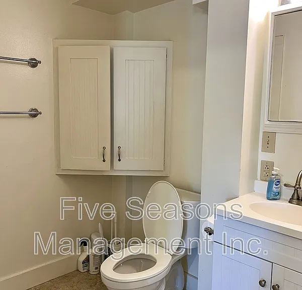 432 Colchester Ave — Photo 10