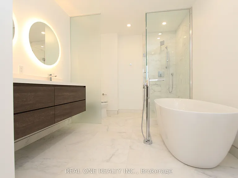 1315 Bay St #804 — Photo 17