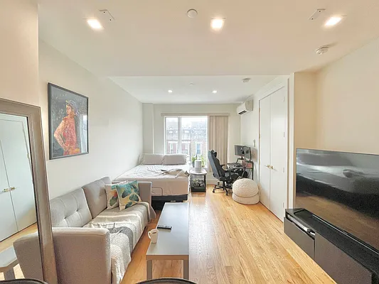 Rented by Doorway NYC, LLC | media 12