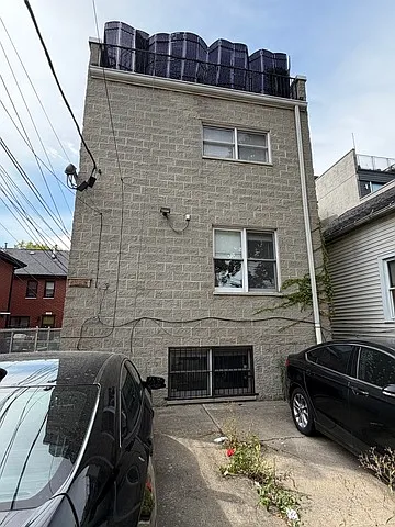 3 bed, 1.5 bath, 1500 sqft, $3,500 — Photo 2