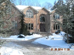 2 Walker Ave, Closter, NJ 07624