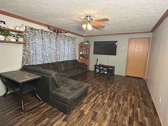 4th image of 5628 Charles Ln
