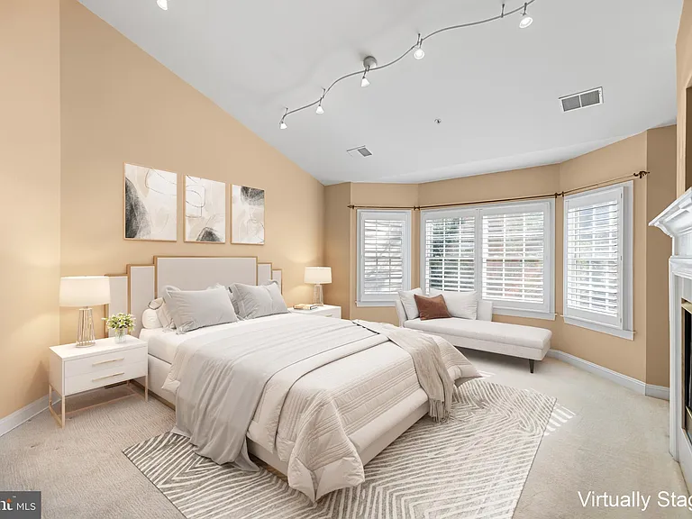 5237 Bessley Pl — Photo 53