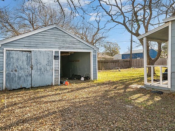 5th image of 307 S Kansas St