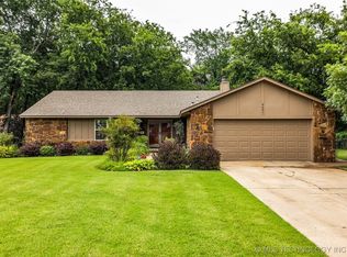 9601 Springlake Dr, Broken Arrow, OK 74014