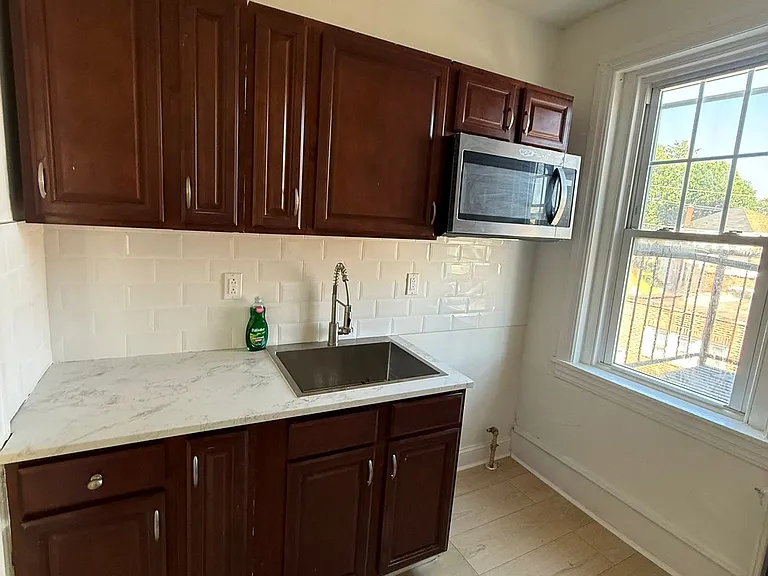 2607 Edgmont Ave — Photo 2