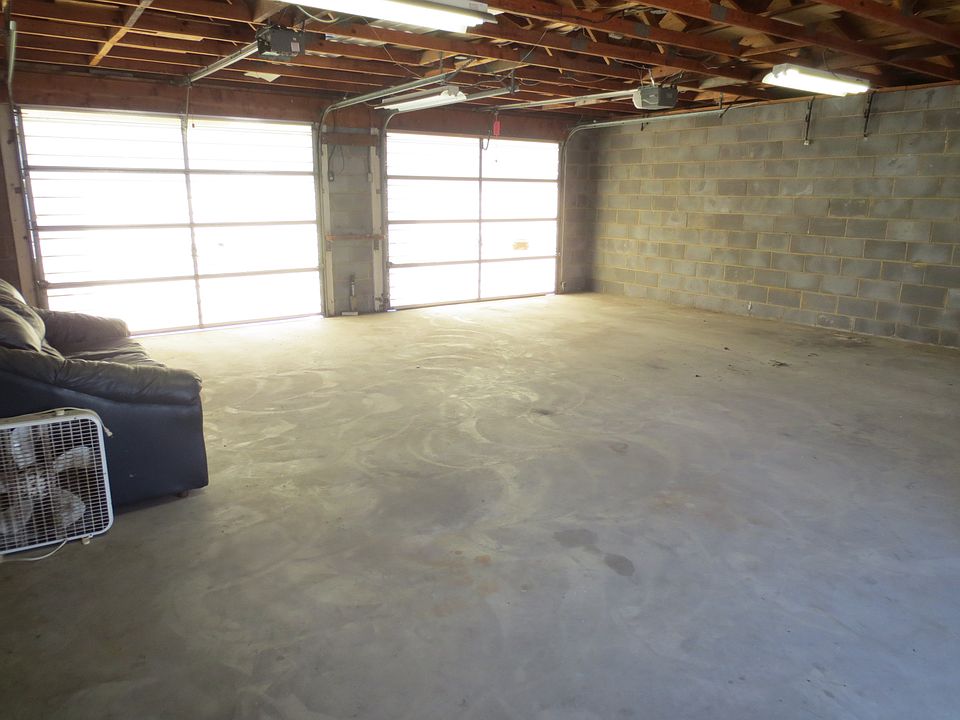 1st image of 820 N Greenbrier Ave