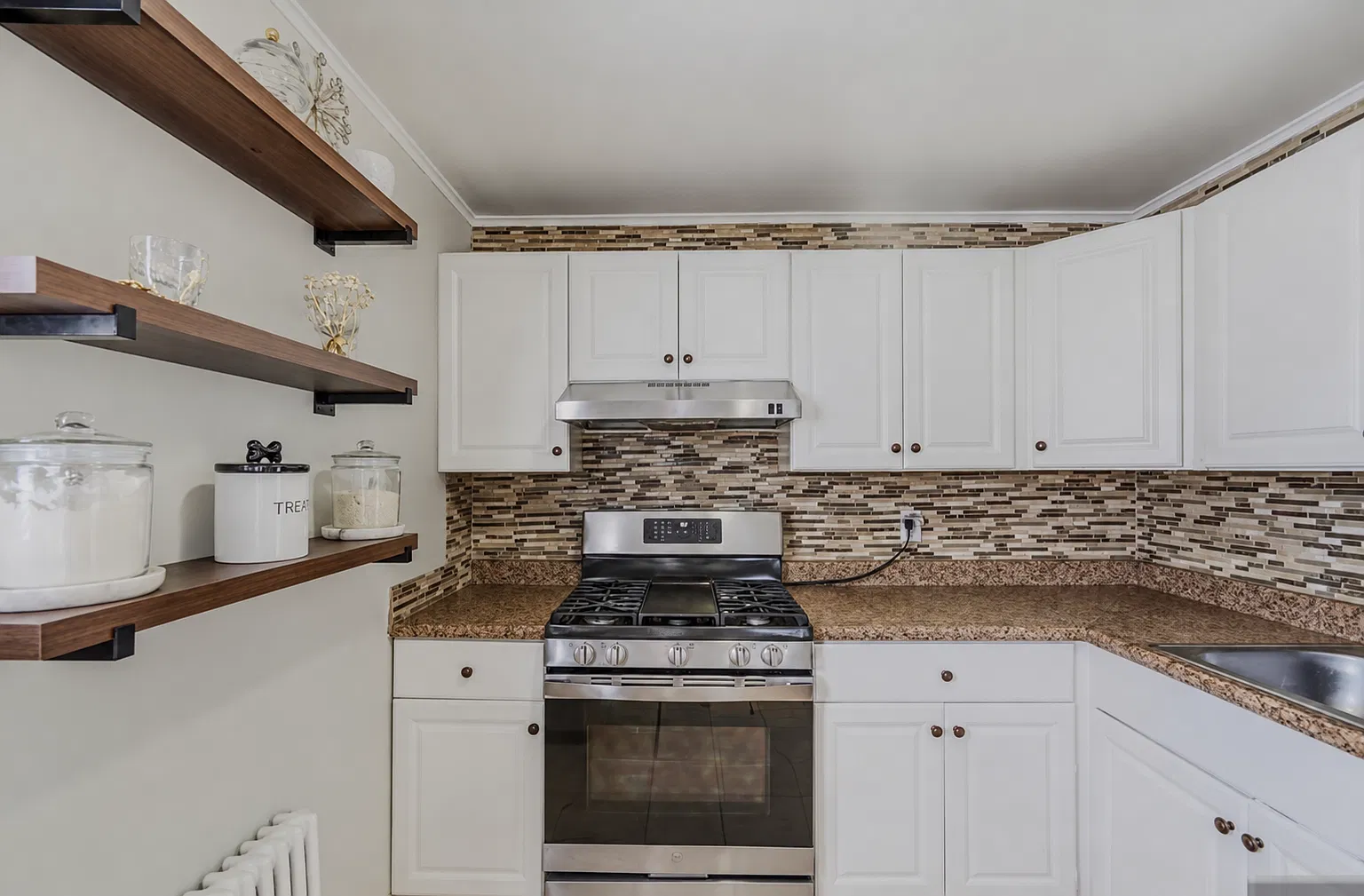2 bed, $2,729 — Photo 3