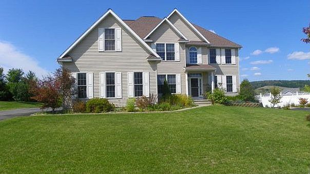 1st image of 17 Chelsea Dr