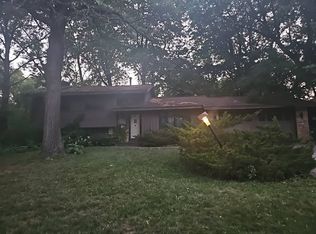 620 Thoreau Dr, Burnsville, MN 55337