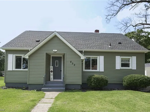 832 Iredell St, Akron, OH 44310