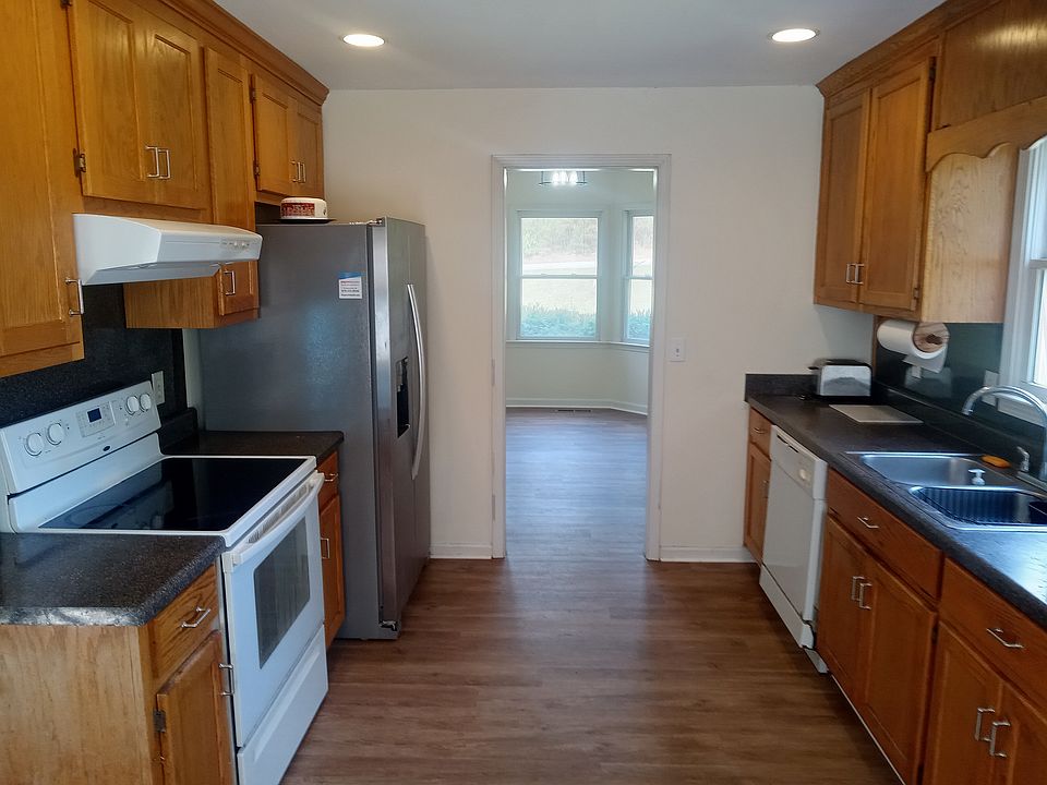 2nd image of 508 Mountain Rd