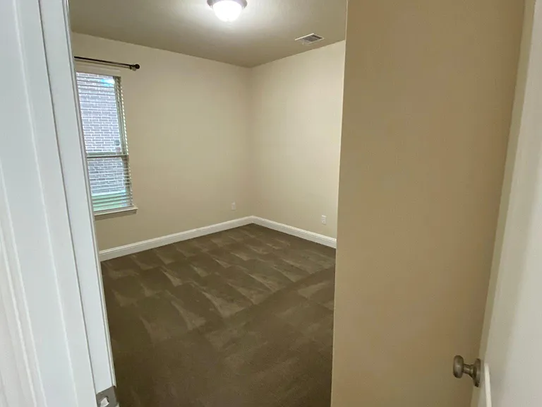 15517 Pioneer Bluff Trl — Photo 16
