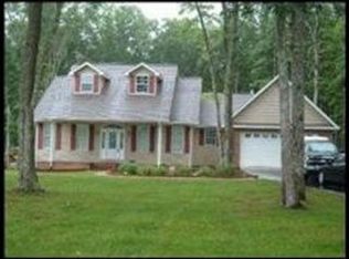 1883 W Creston Rd, Crossville, TN 38571