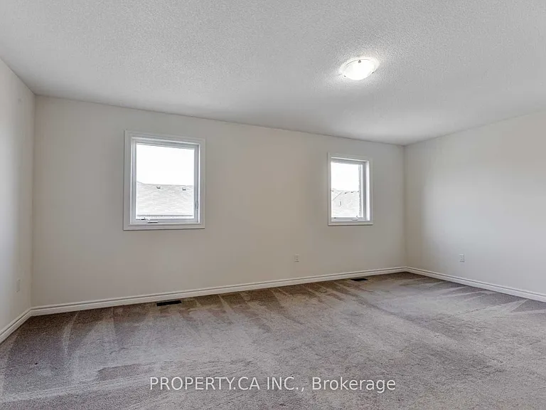 1277 Peelar Cres — Photo 15