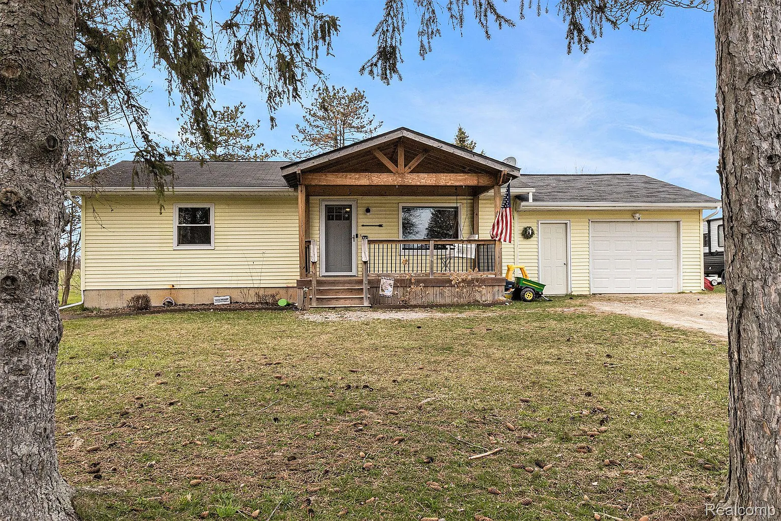 6211 E Allen Rd photo 1