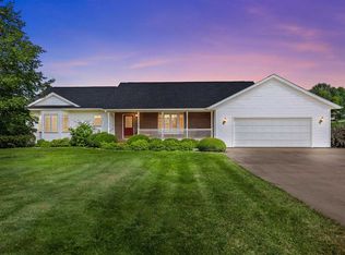2914 Skyview Ln NE, Swisher, IA