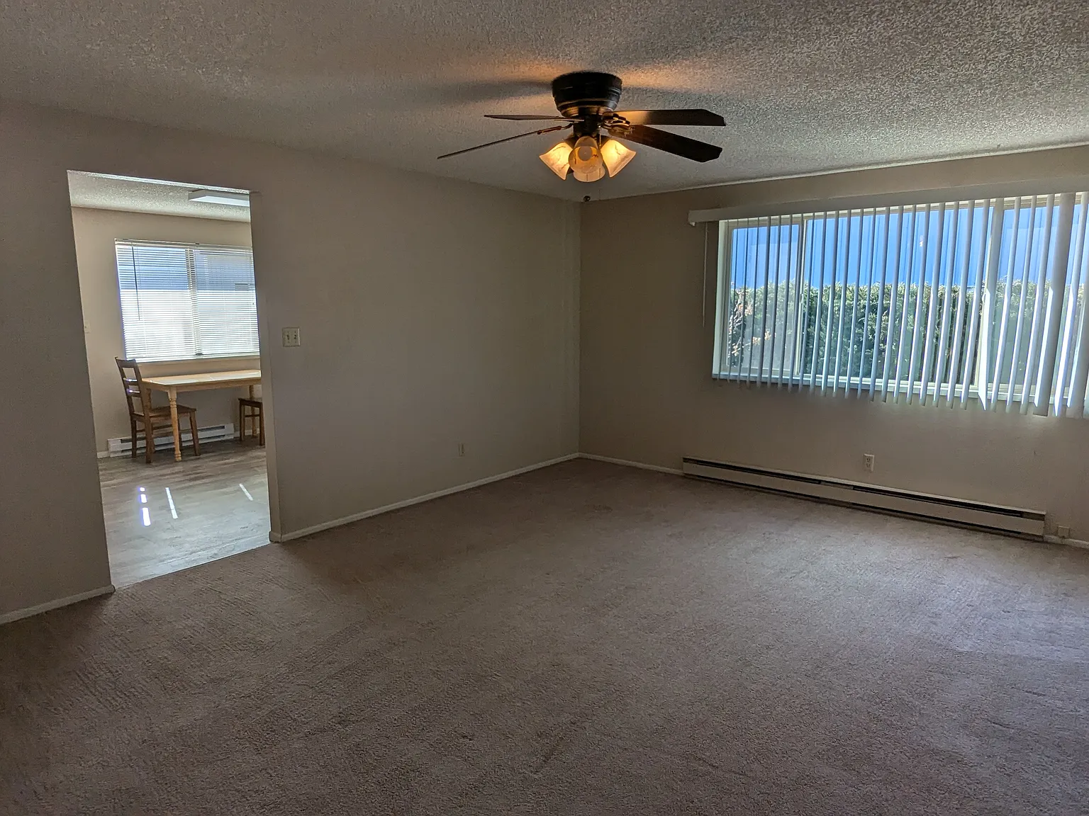 2 bed, 877 sqft, $1,475 — Photo 3