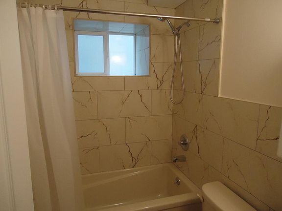 3rd image of 139 Oceanview Pl