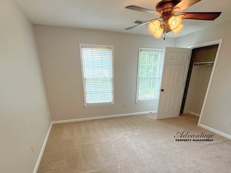 1286 Creek Valley Dr — Photo 9